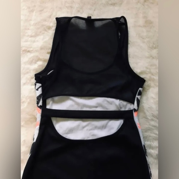 Sequenced Bebe Dress - Picture 4 of 12